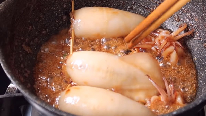 Cách làm món mực nhồi thịt rim nước dừa