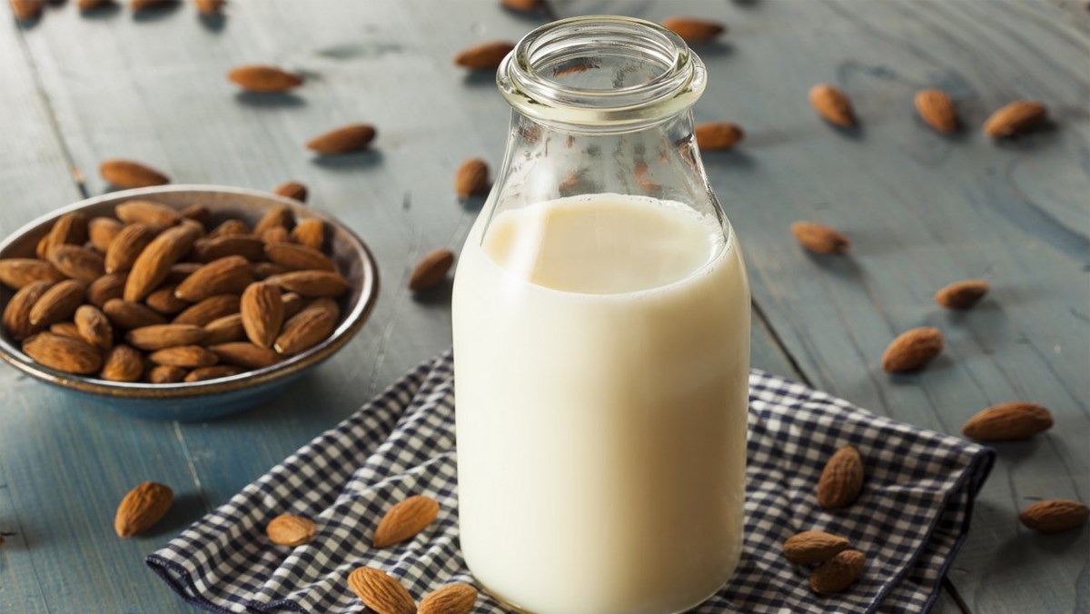 Sữa hạt giảm cân với hạnh nhân