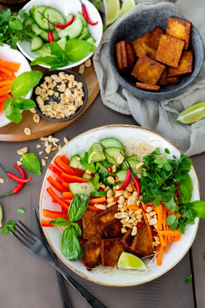 How to Make Vietnamese Noodle Salad