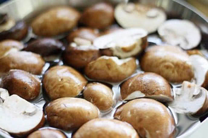 Nấm rơm - Cách làm nấm kho chay