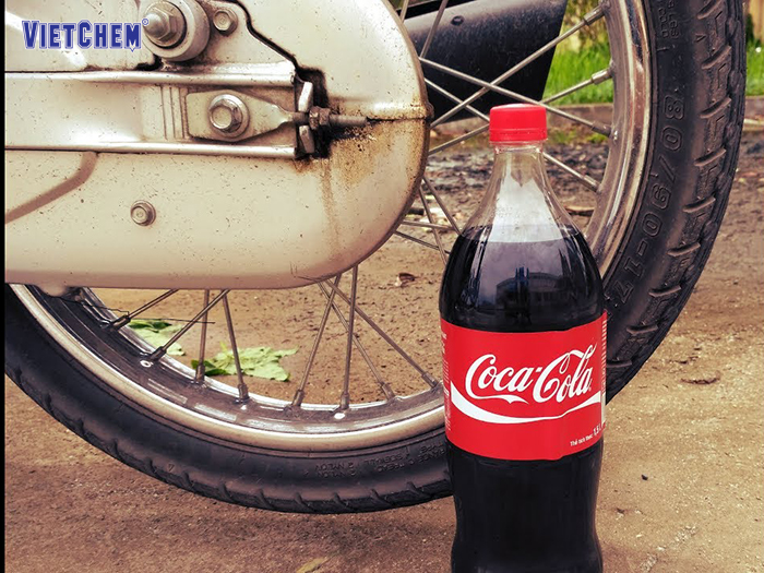 Cách tẩy rỉ sét trên xe máy bằng coca cola