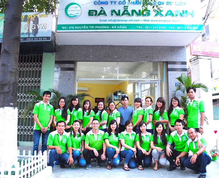 Trụ sở và đội ngũ nhân viên của công ty Green Tour Đà Nẵng