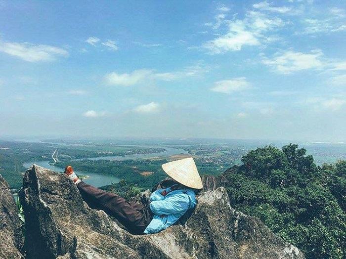 Núi Thần Đinh, cảnh đẹp Quảng Bình (Nguon: luhanhvietnam)
