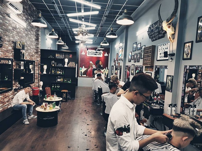 không gian làm tóc bên trong Nâu barbershop