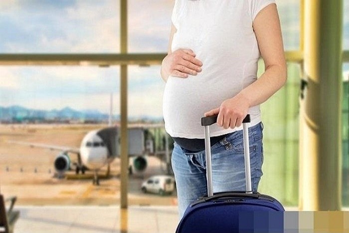 Trọn bộ kinh nghiệm đi máy bay khi mang thai an toàn cho mẹ bé