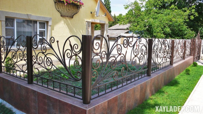 50 Mẫu hàng rào nông thôn đẹp cho nhà cấp 4 và biệt thự sân vườn mau hang rao sat dep 4