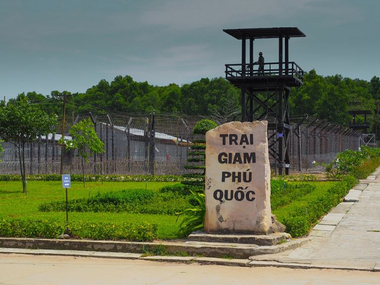 Nhà tù Phú Quốc cách chợ Dương Đông 30km
